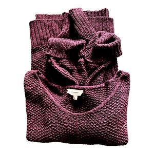ee:some  burgundy wine lightweight knit sweater.